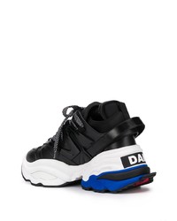 schwarze und weiße Sportschuhe von DSQUARED2