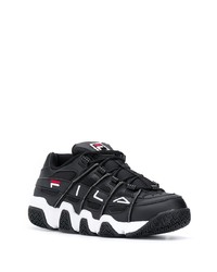 schwarze und weiße Sportschuhe von Fila