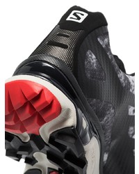 schwarze und weiße Sportschuhe von Salomon S/Lab