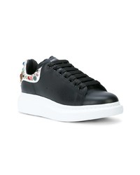 schwarze und weiße verzierte Leder niedrige Sneakers von Alexander McQueen