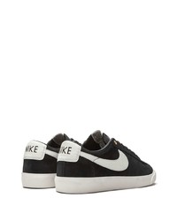 schwarze und weiße Wildleder niedrige Sneakers von Nike