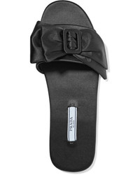 schwarze verzierte flache Sandalen aus Satin von Prada