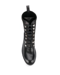 schwarze verzierte flache Stiefel mit einer Schnürung aus Leder von Tosca Blu