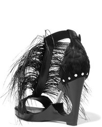 schwarze verzierte Keilsandaletten aus Wildleder von Alexander McQueen
