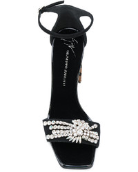 schwarze verzierte Pumps von Giuseppe Zanotti Design