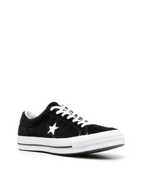 schwarze Wildleder niedrige Sneakers mit Sternenmuster von Converse