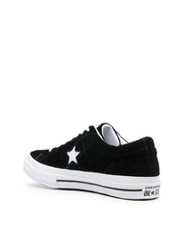 schwarze Wildleder niedrige Sneakers mit Sternenmuster von Converse