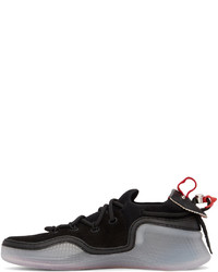schwarze Wildleder niedrige Sneakers von Christian Louboutin