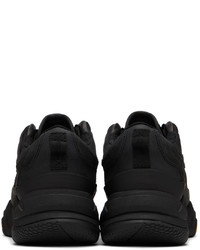 schwarze Wildleder niedrige Sneakers von C2h4