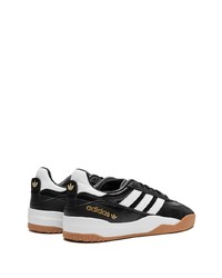 schwarze Wildleder niedrige Sneakers von adidas