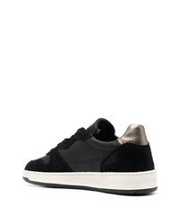 schwarze Wildleder niedrige Sneakers von D.A.T.E