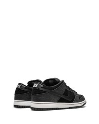 schwarze Wildleder niedrige Sneakers von Nike