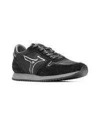 schwarze Wildleder niedrige Sneakers von Mizuno