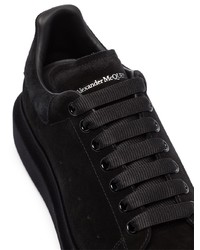 schwarze Wildleder niedrige Sneakers von Alexander McQueen