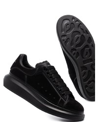 schwarze Wildleder niedrige Sneakers von Alexander McQueen