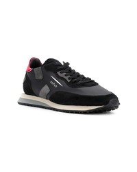 schwarze Wildleder niedrige Sneakers von Ghoud