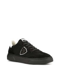 schwarze Wildleder niedrige Sneakers von Philippe Model Paris