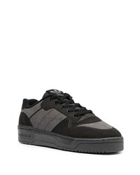 schwarze Wildleder niedrige Sneakers von adidas