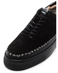 schwarze Wildleder niedrige Sneakers von Auxiliary
