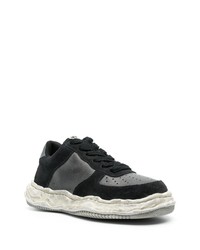 schwarze Wildleder niedrige Sneakers von Maison Mihara Yasuhiro