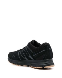 schwarze Wildleder niedrige Sneakers von Salomon