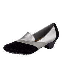 schwarze Wildleder Pumps von Mae&Mathilda