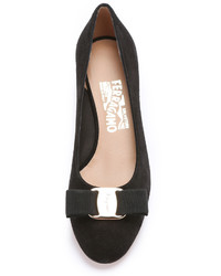 schwarze Wildleder Pumps von Salvatore Ferragamo