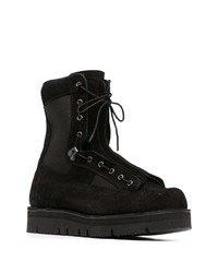 schwarze Wildlederarbeitsstiefel von White Mountaineering