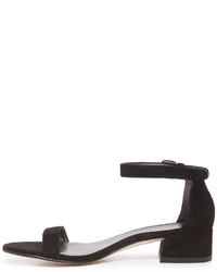 schwarze Wildledersandalen von Stuart Weitzman