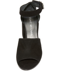 schwarze Wildledersandalen von Stuart Weitzman