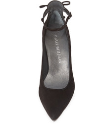 schwarze Wildledersandalen von Stuart Weitzman