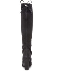 schwarze Wildlederstiefel von Stuart Weitzman