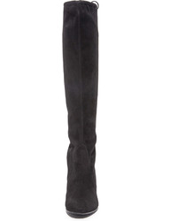 schwarze Wildlederstiefel von Stuart Weitzman