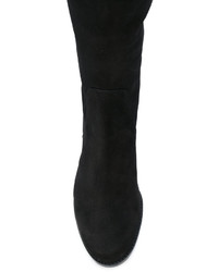 schwarze Wildlederstiefel von Stuart Weitzman