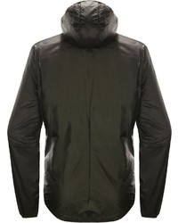 schwarze Windjacke von Haglöfs