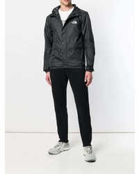 schwarze Windjacke von The North Face