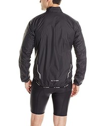 schwarze Windjacke von VAUDE