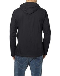 schwarze Windjacke von VAUDE