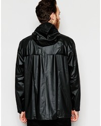 schwarze Windjacke von Rains