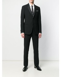 schwarzer Anzug von Giorgio Armani