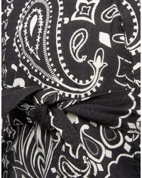 schwarzer Bandana mit Paisley-Muster von Asos