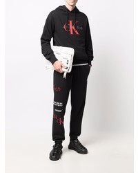 schwarzer bedruckter Fleece-Pullover mit einem Kapuze von Calvin Klein Jeans