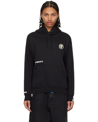 schwarzer bedruckter Pullover mit einem Kapuze von AAPE BY A BATHING APE