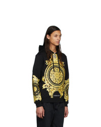 schwarzer bedruckter Pullover mit einem Kapuze von Versace