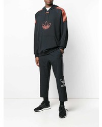 schwarzer bedruckter Pullover mit einem Kapuze von adidas