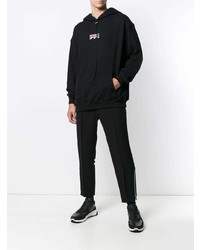 schwarzer bedruckter Pullover mit einem Kapuze von Represent