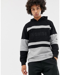 schwarzer bedruckter Pullover mit einem Kapuze von K-Swiss