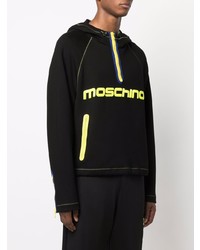 schwarzer bedruckter Pullover mit einem Kapuze von Moschino