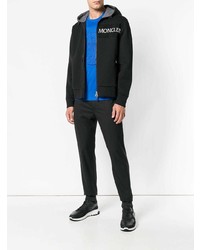 schwarzer bedruckter Pullover mit einem Kapuze von Moncler