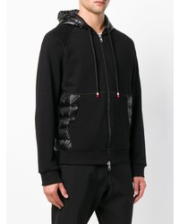 schwarzer bedruckter Pullover mit einem Kapuze von Moncler